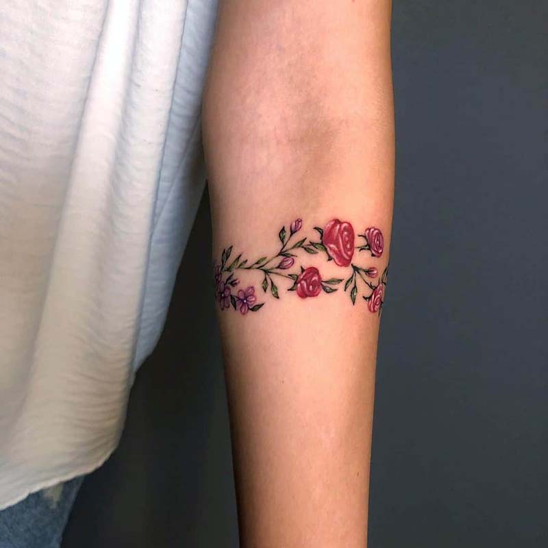 Vòng hoa cùng những chiếc lông vũ  Đỗ Nhân Tattoo Studio  Facebook