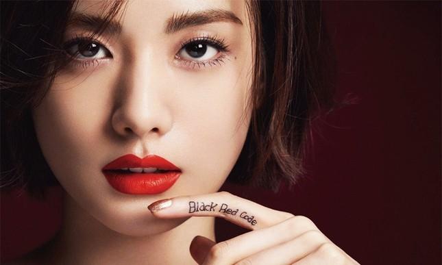 Mỹ Nhân Hàn Quốc Nana - Top 10 gương mặt đẹp nhất thế giới phủ kín hình xăm